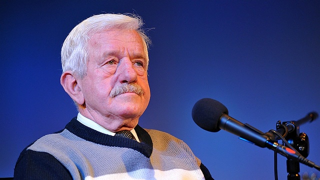 30 sierpnia 1980 roku w Stoczni im. Adolf Warskiego przedstawiciele komitetu strajkowego i rządu PRL podpisali tzw. Porozumienia Sierpniowe.