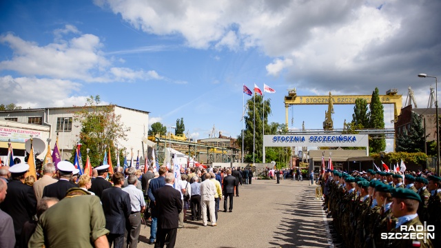 36 lat temu w Szczecinie podpisano porozumienia, na mocy których powstała Solidarność. Pod bramą stoczni odbyły się we wtorek uroczystości, w których wzięli udział: marszałek Sejmu, ministrowie, a także byli pracownicy zakładu oraz władze Szczecina i województwa.