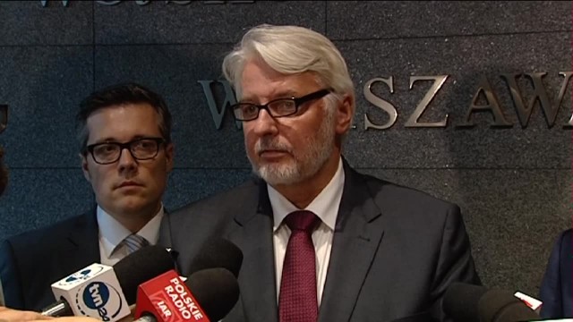 Ministrowie spraw wewnętrznych i zagranicznych są już w Londynie. Mariusz Błaszczak i Witold Waszczykowski polecieli do Wielkiej Brytanii, by interweniować w sprawie bezpieczeństwa mieszkających tam Polaków.