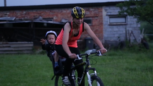 Mowa o mieszkance Śląska, Magdalenie Stużyńskiej, która wraz ze swoim 3-letnim synkiem chce pokonać ponad 600 km na jednośladach.