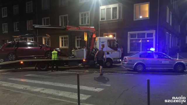 Samochód osobowy zablokował przejazd na pętli tramwajowej na Niebuszewie. Stały tramwaje linii 2, 3 i 12.