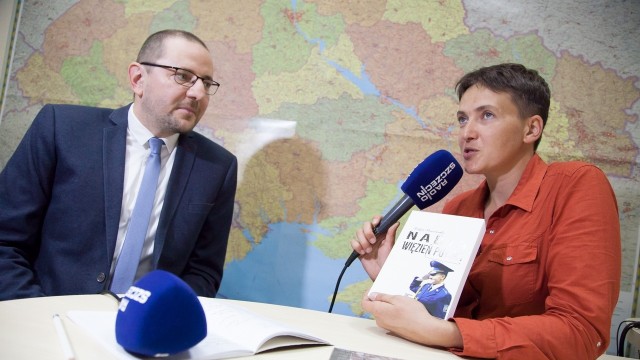 Walczyła o Donbas, niesłusznie uwięziona przez Rosjan głodowała w celi, a jej losem interesował się cały świat - ukraińska pilotka Nadia Sawczenko opisała swój los, a audiobooka na podstawie książki Nadia. Więzień Putina od środy będzie można słuchać na antenie Radia Szczecin.