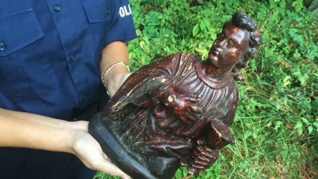 Statuę św. Jana Ewangelisty, skradzioną z kościoła w Tanowie na początku lat 50., odnaleźli szczecińscy policjanci.