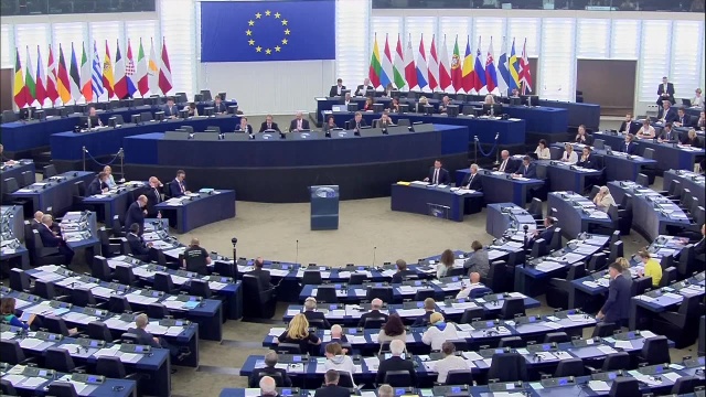 Kłamliwa, nieuczciwa rezolucja - tak politycy PiS komentują przyjęciu rezolucji wobec Polski w Parlamencie Europejskim.