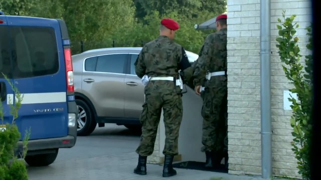 Są zarzuty dla trzech żołnierzy, którzy w jednym z hoteli w Giżycku najpierw obrażali obsługę, a kiedy na miejsce przyjechali policjanci, poturbowali ich. Do zdarzenia doszło w nocy z czwartku na piątek.