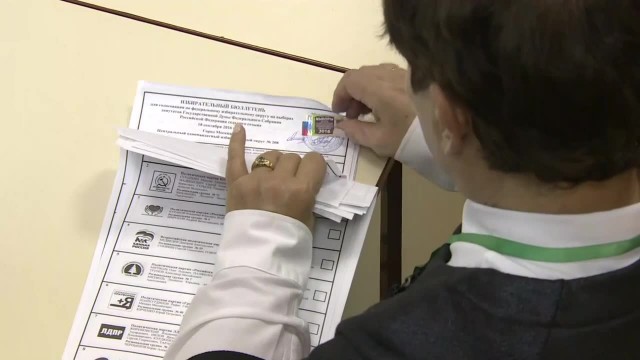 Rządząca partia Jedna Rosja zdobyła 53,8 proc. głosów w niedzielnych wyborach do niższej izby parlamentu Rosji, czyli Dumy Państwowej - poinformowała nad ranem Centralna Komisja Wyborcza, po przeliczeniu 60 proc. głosów.
