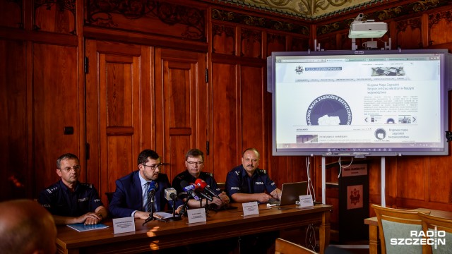 Dzięki tzw. mapie policji, o każdej porze i anonimowo można zgłosić miejsca, w których ktoś łamie prawo.