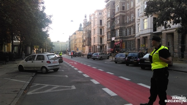 Nie ma już problemów z przejazdem ulicą Śląską w Szczecinie. Po południu ekipa remontowa odnalazła tam niewybuch, który zabrali już saperzy.