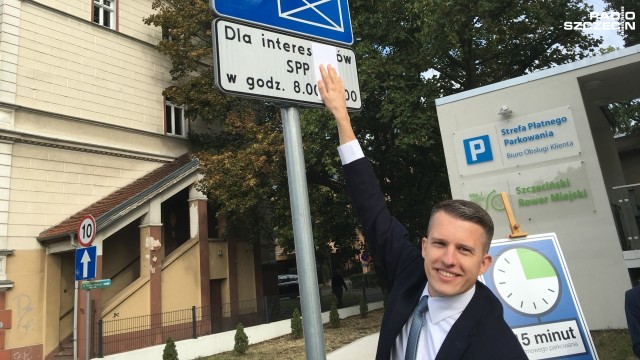 Platforma Obywatelska jest przeciw, inne kluby radnych czekają na dyskusję. Chodzi o planowane przez szczeciński magistrat powiększenie strefy płatnego parkowania. To właśnie radni podejmą decyzję za lub przeciw.