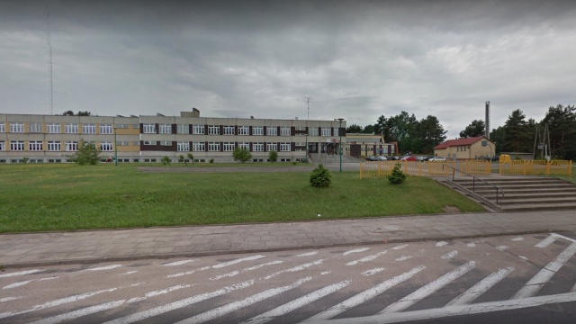 Utworzenia szkolnego parkingu dla rodziców odwożących dzieci domaga się Rada Rodziców przy Zespole Szkół nr 11 przy ulicy Piasecznej w Szczecinie.