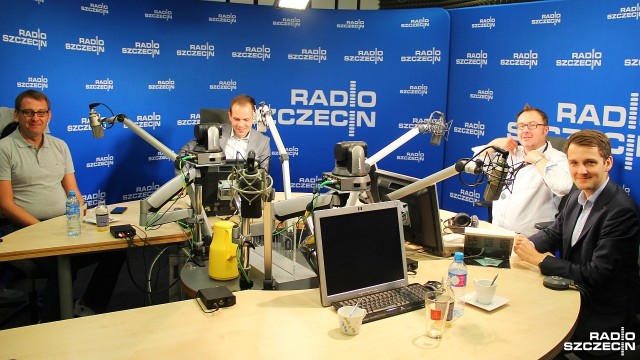 Radni PiS, PO i SLD są przeciwni powiększeniu Strefy Płatnego Parkowania w formie, którą proponują władze Szczecina. Goście Kawiarenki politycznej nie chcą zwiększać płatnych miejsc parkingowych z 8 do 12,5 tysiąca.