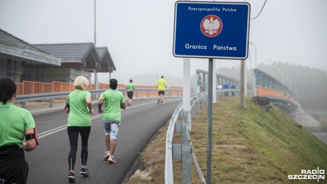 Około 350 osób wzięło udział w 44. Biegu Transgranicznym Doliną Dolnej Odry na trasie Gryfino-Gartz. Wśród nich byli i Polacy i Niemcy.