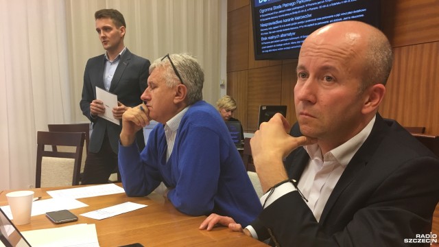 Człowieku, weź przestań, co za głupoty gada - do słownych przepychanek między radnymi doszło podczas publicznej debaty o poszerzeniu szczecińskiej Strefy Płatnego Parkowania. Nerwy puściły Markowi Duklanowskiemu z PiS, zirytowały go słowa radnego PO Wojciecha Dorżynkiewicza.