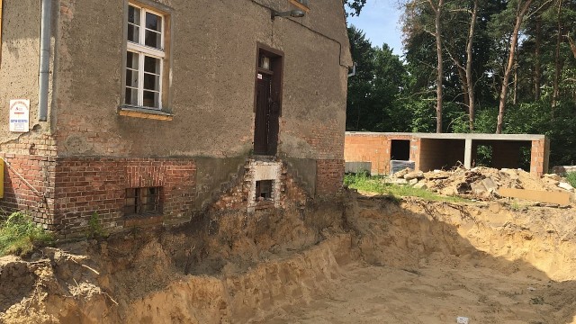 Zakończył się pierwszy etap inwestycji. Kosztem pół miliona złotych wybudowano piwnice oraz garaż.