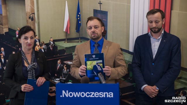 Rada Nadzorcza w miejskiej spółce powinna się zmienić - apeluje Nowoczesna. Politycy twierdzą, że przeciętna szczecińska rodzina rocznie traci przez wysokie ceny wody prawie pół tysiąca złotych.