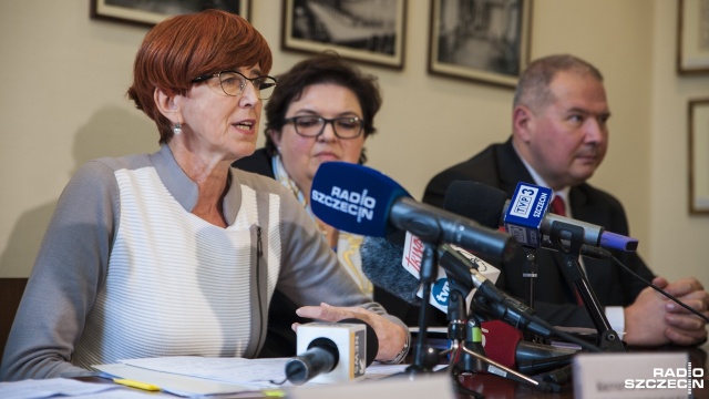 Takie dane przedstawili politycy PiS na konferencji prasowej minister rodziny pracy i polityki społecznej Elżbiety Rafalskiej w Szczecinie.