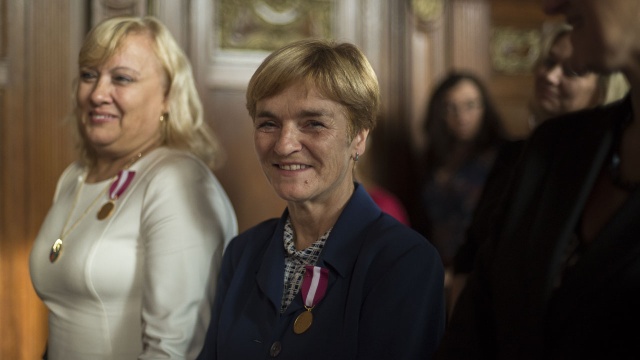 Pieniędzy w systemie będzie więcej - zapewniał nauczycieli wiceminister oświaty Maciej Kopeć w czasie oficjalnych obchodów Dnia Edukacji Narodowej.