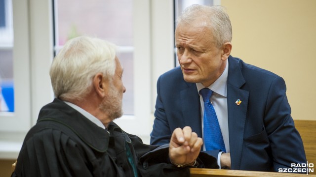 W środę miał zapaść wyrok, ale zamiast tego sędzia Józef Grocholski wznowił proces lustracyjny byłego ministra gospodarki i znanego szczecińskiego polityka lewicy.
