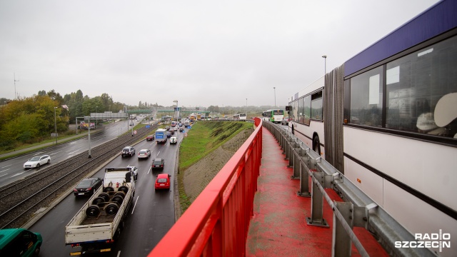 W czasie porannego szczytu przejazd z ulicy Struga przez Gdańską do centrum Szczecina zajmował ponad godzinę. To skutek rozpoczętej we wtorek wymiany nawierzchni przed i za Estakadą Pomorską.