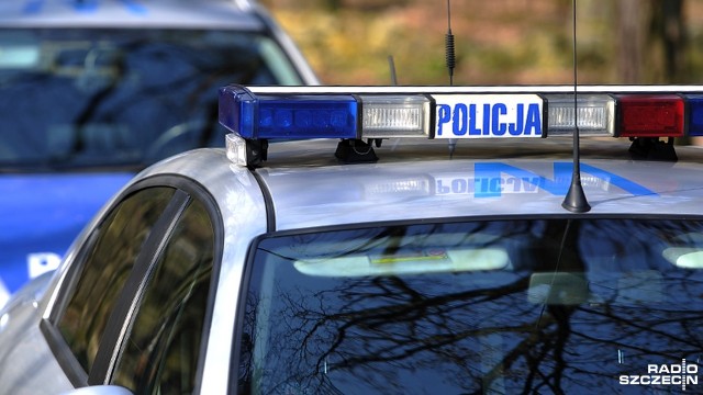 600 zł miał zażądać i przyjąć urzędnik Starostwa Powiatowego w Białogardzie za przyśpieszenie wydania dokumentów. Mężczyznę zatrzymała policja. Teraz tłumaczy się śledczym, a starostwo już go zwolniło.