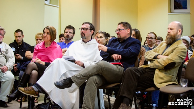 O duchowości kobiet i zdecentralizowanym Kościele Franciszka rozmawiali uczestnicy Tygodnia Społecznego w Szczecinie. Zaproszeni goście próbowali we wtorek odpowiedzieć na pytanie Quo vadis Kościele W klasztorze dominikanów pojawił się też temat aborcji.