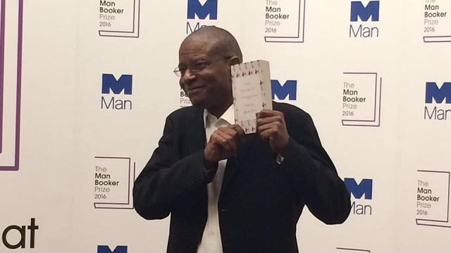 Najbardziej prestiżową brytyjską nagrodę literacką otrzymał Paul Beatty za The Sellout.