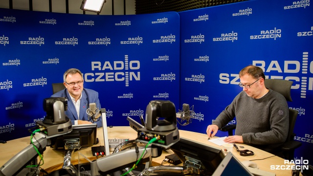 Początek przebudowy stadionu piłkarskiego w Szczecinie na przełomie 2017 i 2018 roku jest realny - ocenił w Rozmowach pod krawatem zastępca prezydenta miasta.