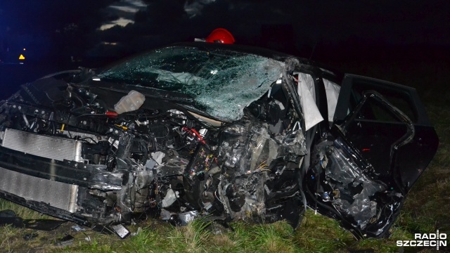 Dwie osoby ranne w wypadku na drodze krajowej nr 11 w Ustroniu Morskim. Zderzyły się ciężarówka i samochód osobowy. Ruch na drodze jest zablokowany.