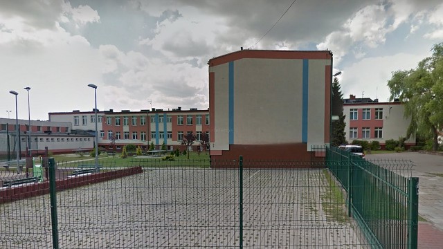Dyrekcja Gimnazjum nr 20 w Szczecinie zaproponowała, by uczniowie zimą spędzali jedną lub dwie przerwy na dworze. W czapce, w rękawiczkach, ale bez kurtek.