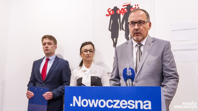 Szczecińscy politycy.Nowoczesnej krytykują reformę oświaty, którą chce wprowadzić rząd. Uważają, że gimnazja przyczyniły się do wzrostu poziomu nauczania w Polsce.