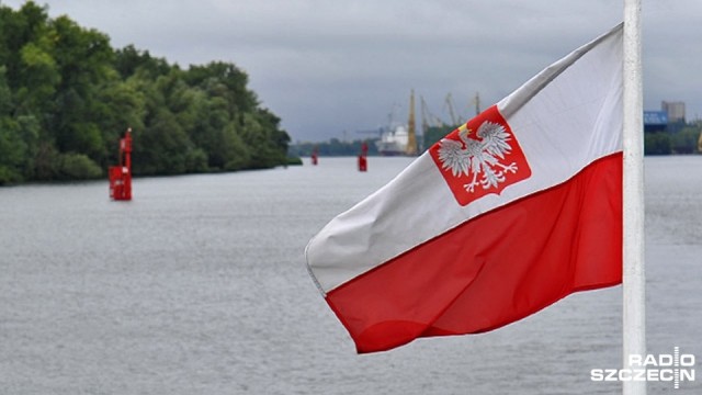 Projekt umożliwiający powrót statków pod polską banderę będzie gotowy prawdopodobnie na początku roku - poinformowało Ministerstwo Gospodarki Morskiej i Żeglugi Śródlądowej.