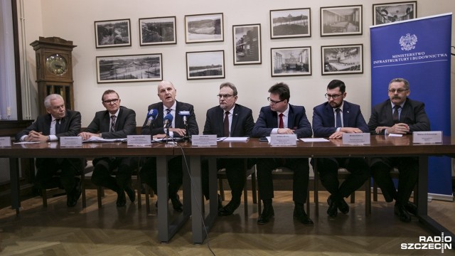 Czy zmodernizowaną trasą kolejową Szczecin-Berlin pojedziemy zgodnie z planem za 4 lata Niemcy zapewniają, że zdążą z remontem linii do 2020 roku - dowiedziało się Radio Szczecin.