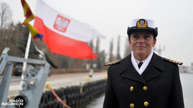 Okręt 8. Flotylli Obrony Wybrzeża w Świnoujściu ma nowego kapitana, a polska Marynarka Wojenna pierwszą w historii panią kapitan. W środę dowodzenie na okręcie transportowo-minowym ORP Lublin przejęła Katarzyna Mazurek.