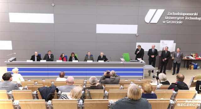 Polska gospodarka morska była tematem debaty ekspertów w centrum Nanotechnologii Zachodniopomorskiego Uniwersytetu Technologicznego.