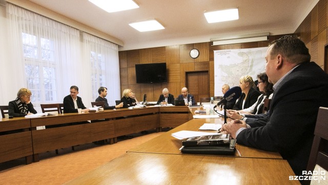 Przebudowa ul. Sczanieckiej, budowa kładki nad torami kolejowymi przy ul. Budziszyńskiej czy remonty chodników na osiedlu Bukowo za prawie 1,5 mln zł - to część inwestycji drogowych, jakie szczeciński magistrat chce zrealizować bądź rozpocząć w przyszłym roku.