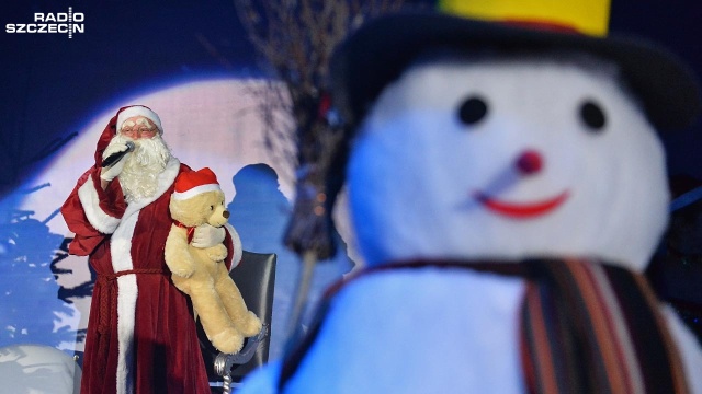 Mikołaj odwiedzi w niedzielę dzieci w całym województwie. Najwcześniej, bo o 9 świąteczna zabawa rozpocznie się na rynku w Barlinku.