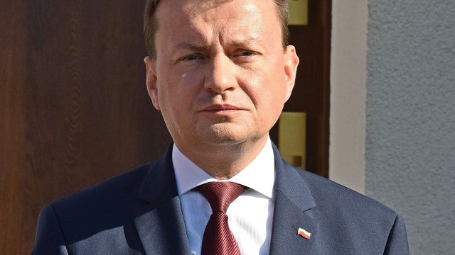 Minister Mariusz Błaszczak komentuje sprawę przelotu rządowej delegacji z Londynu do Polski: - Nie ulega wątpliwości, że procedury nie zostały złamane - mówił w poniedziałek szef resortu spraw wewnętrznych i administracji.