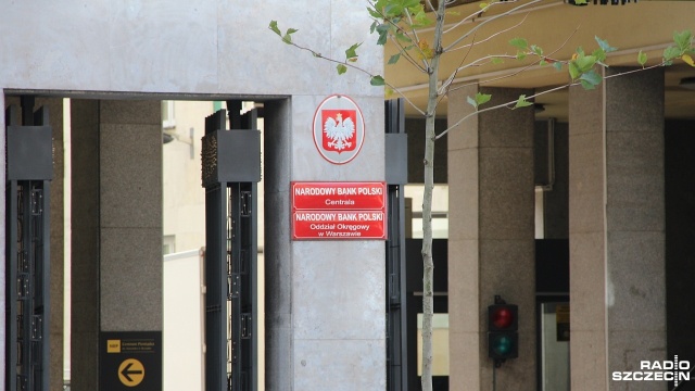 Rada Polityki Pieniężnej ogłosi w środę wysokości stóp procentowych w Polsce. Ta decyzja wpłynie na oprocentowanie kredytów i lokat w złotych.