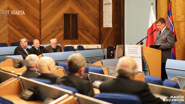 Chcieli mieć swoje, wolne związki zawodowe, strajkowali w 1981 roku razem z Solidarnością. W poniedziałek byli funkcjonariusze milicji obywatelskiej spotkali się w Szczecinie, aby wspominać i przypomnieć ten zapomniany nieco epizod walki o wolną Polskę. Spotkały ich za to szykany: internowania i zwolnienia ze służby.