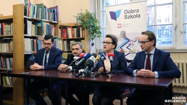 18 mln zł dostanie Szczecin na reformę oświaty - zapowiedziała podczas wizyty w stolicy Pomorza Zachodniego minister edukacji Anna Zalewska.