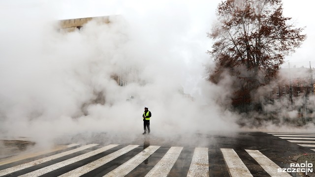 Do awarii ciepłowniczej doszło w czwartek przed godz. 10 w pobliżu Urzędu Skarbowego przy ul. Drzymały w Szczecinie. Przerwana została jedna z głównych magistrali Szczecińskiej Energetyki Cieplnej.