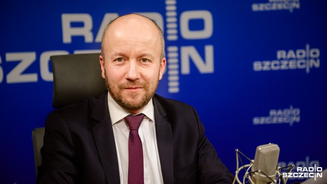 Wystarczyła jedna iskra do niebywałej eskalacji napięcia przeciwko legalnie wybranej władzy - ocenił w Rozmowach pod krawatem szef klubu szczecińskich radnych PiS.