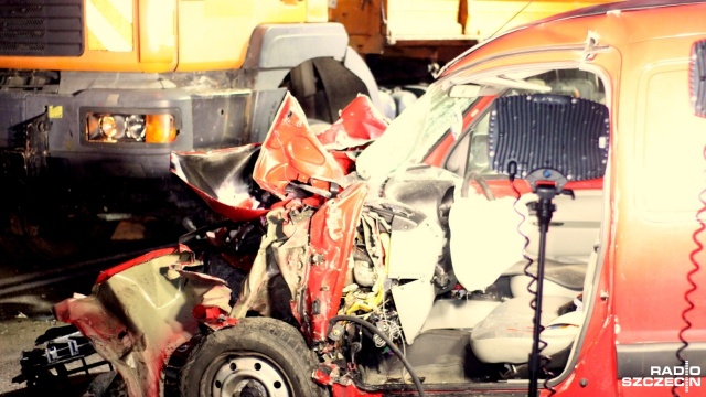 Czołówka koło Sianowa, wypadek busa w Koszalinie i zderzenie motocyklisty z samochodem osobowym - do takich zdarzeń doszło w środę po południu na zachodniopomorskich trasach.
