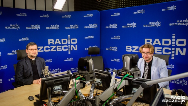 Spotkajmy się w pokoju, bez kłótni i wypominania, w rodzinnej atmosferze - mówił w Rozmowie pod krawatem kanclerz zachodniopomorskiej kurii ksiądz Sławomir Zyga.