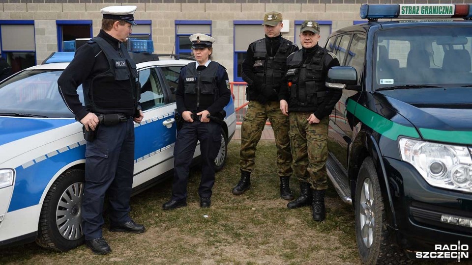 Polsko-niemieckii posterunek na przejściu granicznym Kołbaskowo-Pomellen. Fot. Łukasz Szełemej [Radio Szczecin]