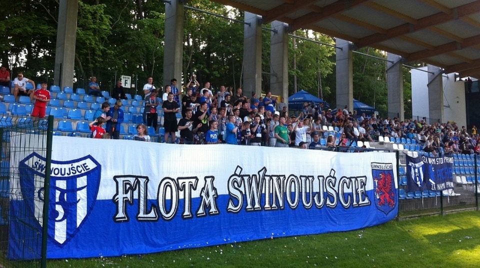 W ostatnich latach stadion przy Matejki służył jedynie piłkarzom Floty Świnoujście. Fot. Rafał Przybyłowicz [Radio Szczecin/Archiwum]