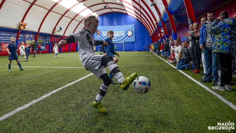 12 drużyn bierze udział w II Ogólnopolskim Turnieju Piłki Nożnej "Football Arena Cup" w Szczecinie. Fot. Jarosław Gaszyński [Radio Szczecin]