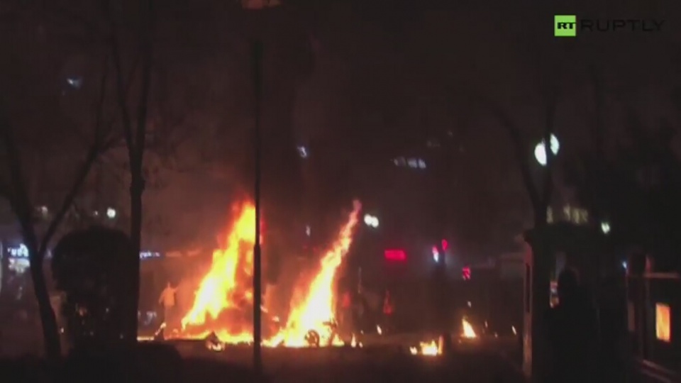 Co najmniej 27 osób zginęło, a 75 zostało rannych w wyniku wybuchu w centrum Ankary w Turcji - poinformowała telewizja CNN Turk. Fot. RUPTLY/x-news