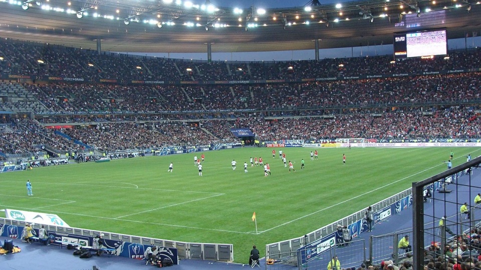 Stade de France to wielofunkcyjny stadion sportowy w Saint-Denis, na przedmieściach Paryża. Fot. www.wikipedia.org / Liondartois