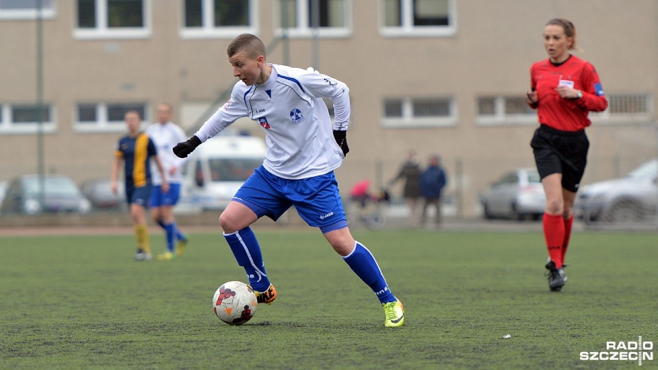 Olimpia Szczecin (białe koszulki) - Mitech Żywiec 1:1. Fot. Łukasz Szełemej [Radio Szczecin]